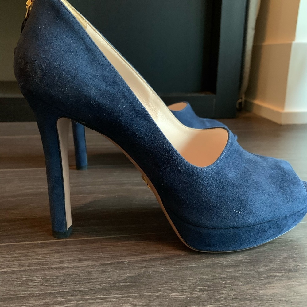 Prada heels - Picture 5 of 6